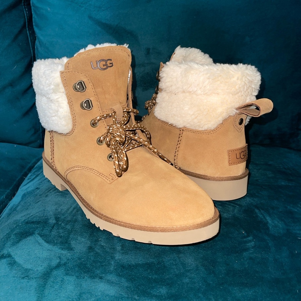 Women’s UGG Boots - Romely Heritage SUEDE Boot - size 9 - Chestnut NWOT